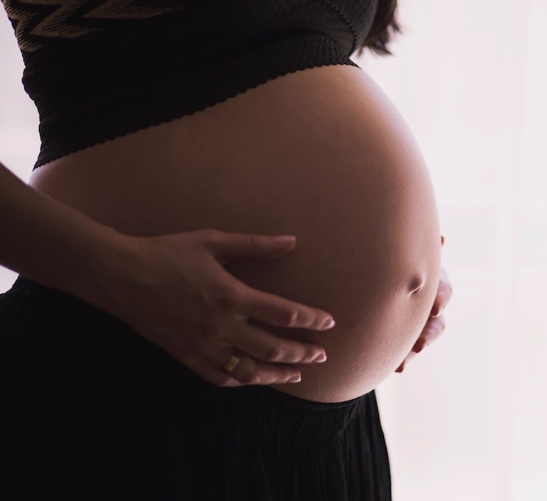 mal di schiena in gravidanza: quando preoccuparsi